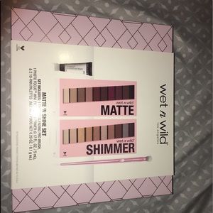 Wet n Wild Matte N Shine Set
